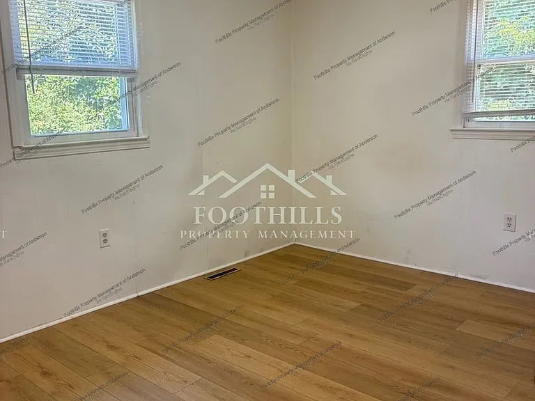 202 Kennemore St #8 — Photo 6