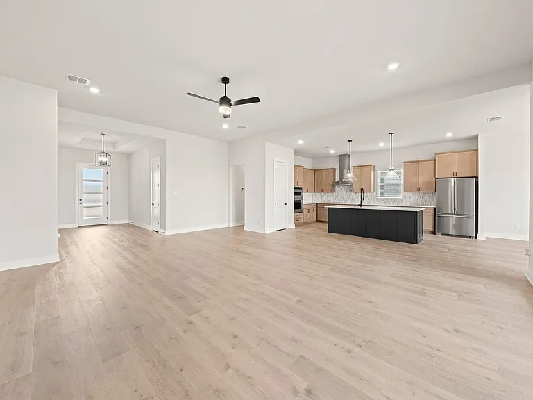 309 E Luna Blue Ln — Photo 3