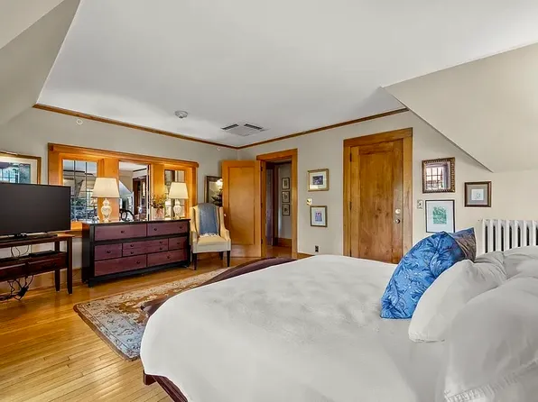 344 Summit Ave #301, Saint Paul, MN 55102