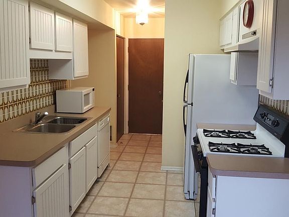 5th image of 338 Jefferson Ct