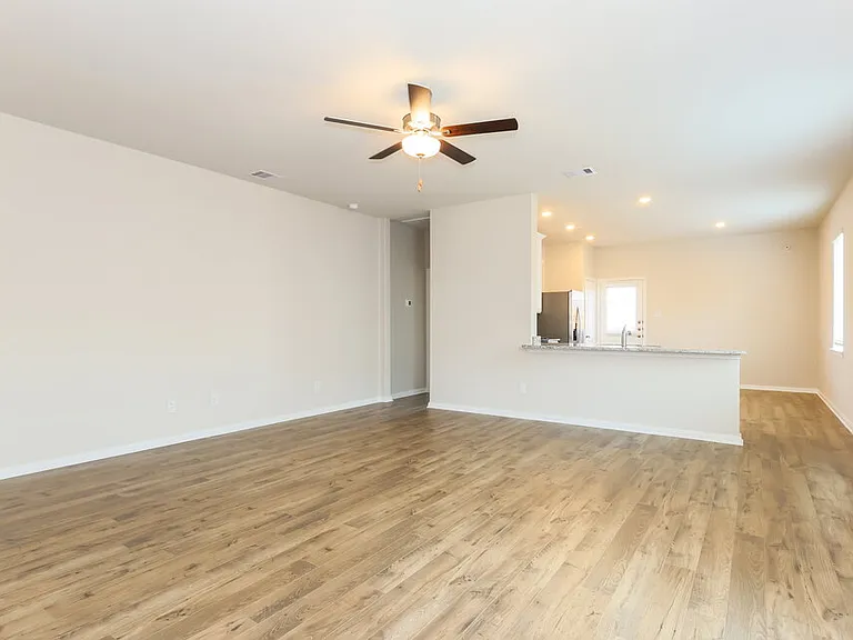 15643 Plum Brook Dr — Photo 3