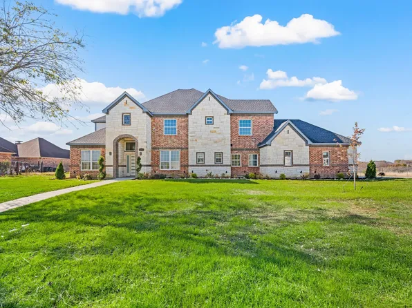 828 Mallard Pointe Dr, Cedar Hill, TX 75104