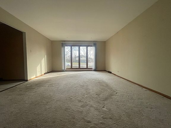 3rd image of 3007 Macheath Cres