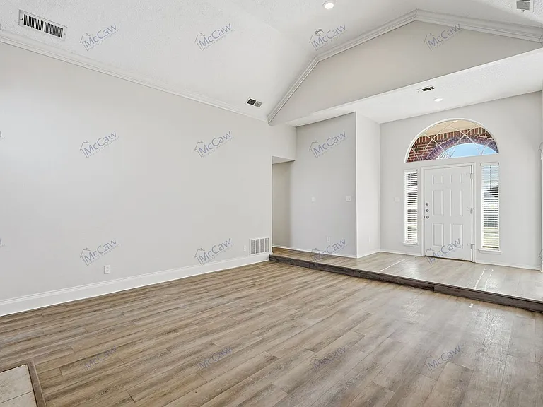 2314 Stillwater Dr — Photo 3