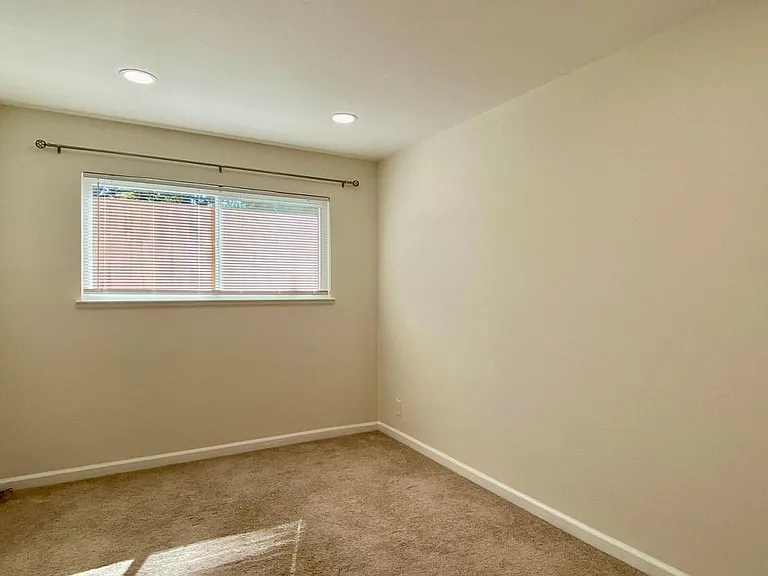 6187 Meridian Ave — Photo 14