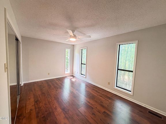 4th image of 203 Laurie Ln