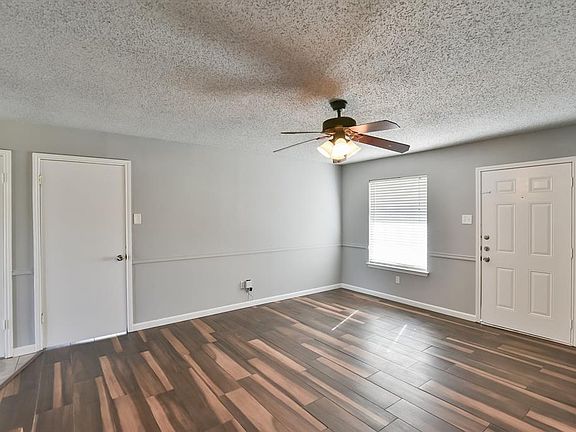 4th image of 327 Linkwood Dr