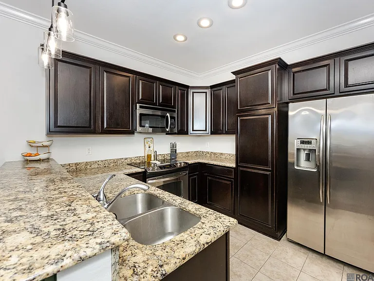 10425 Grace Ln — Photo 7