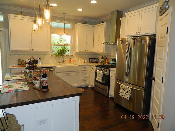 4th image of 110 Marion Dr