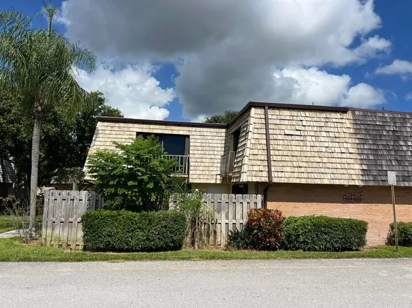 345 Lake Arbor Dr, Palm Springs, FL 33461