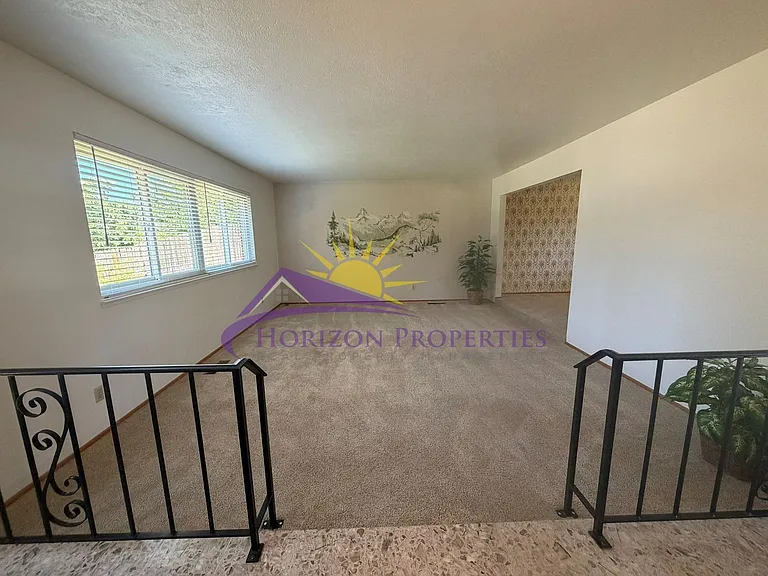 4939 Durland Way — Photo 5