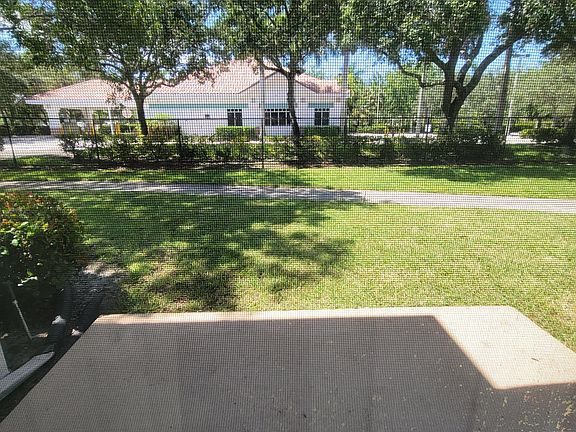 5th image of 1500 Crestwood Ct S