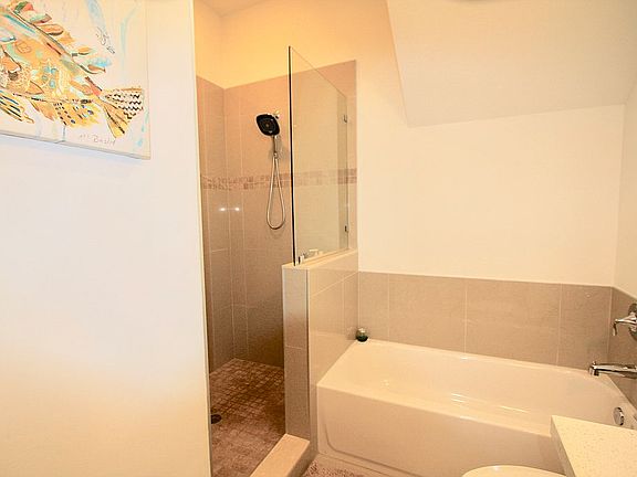 3rd image of 3212 NE 16th St