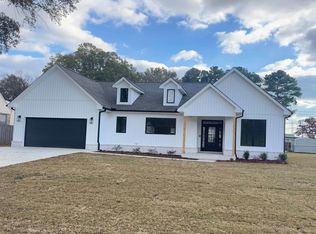108 Jefferson Ave, Muscle Shoals, AL 35661