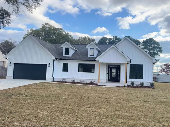 108 Jefferson Ave, Muscle Shoals, AL 35661