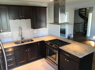 37 Pearl St, Bangor, ME 04401