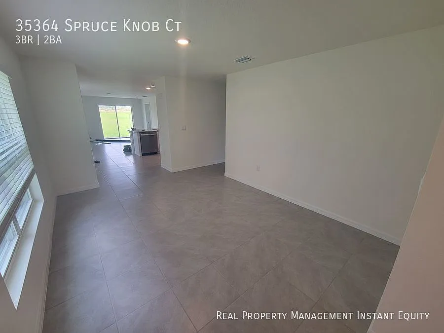 Beautiful Brand New Dade City Home — Photo 2