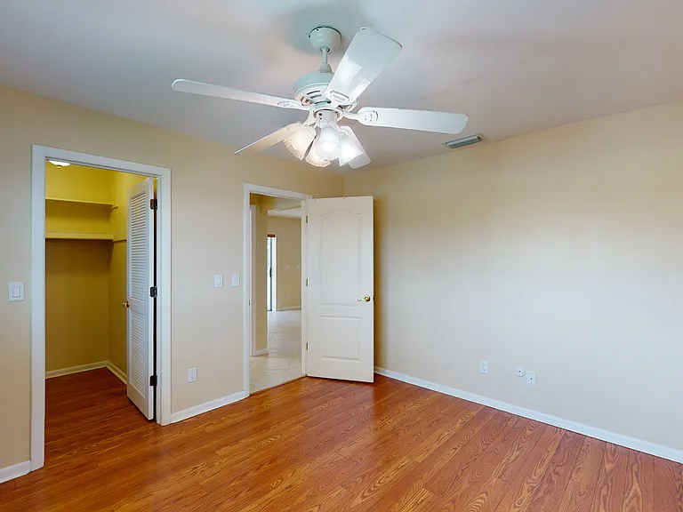 145 SW 54th St — Photo 10