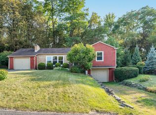 2430 Jaffrey St, Niskayuna, NY 12309