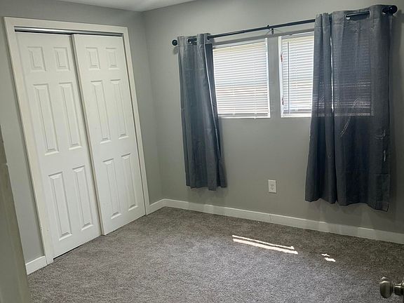 4th image of 37 Cardinal Cir