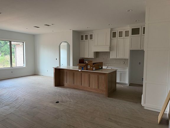 3rd image of 314 Saddle Brook Dr