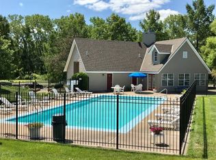 Williamsburg Square Apartments, Independence, MO 64055