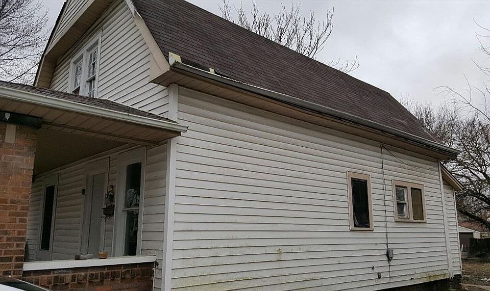 2nd image of 816 N Parker Ave