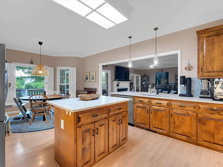 202 Mallowrose Ln — Photo 10