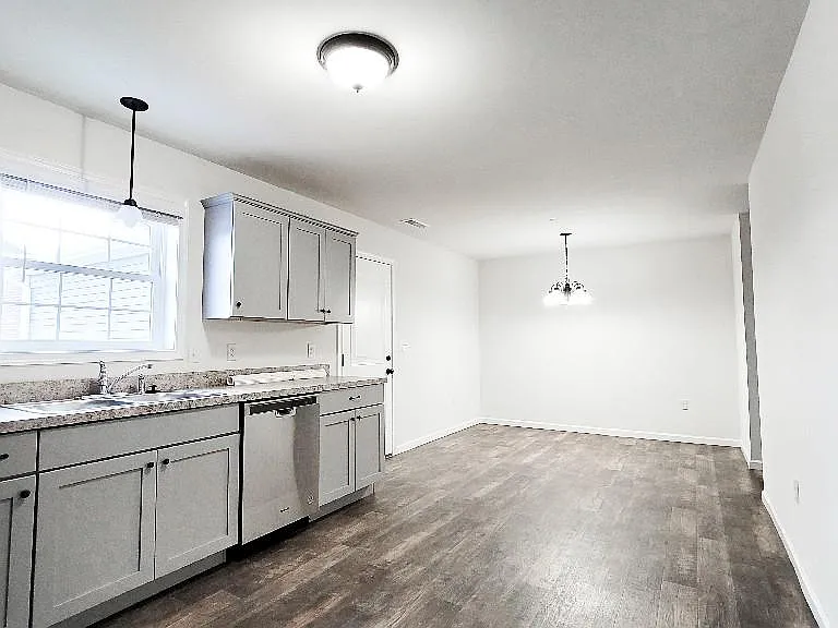 2 Skip Ln — Photo 42