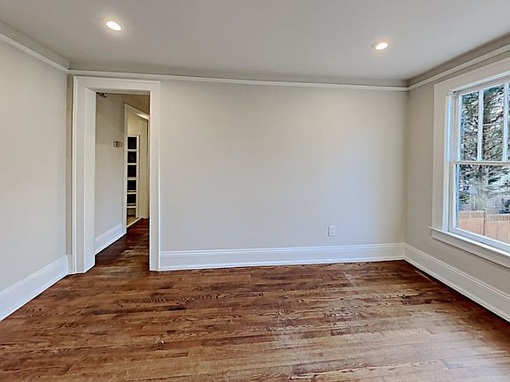 4th image of 1539 N Morningside Dr NE #Carriage House