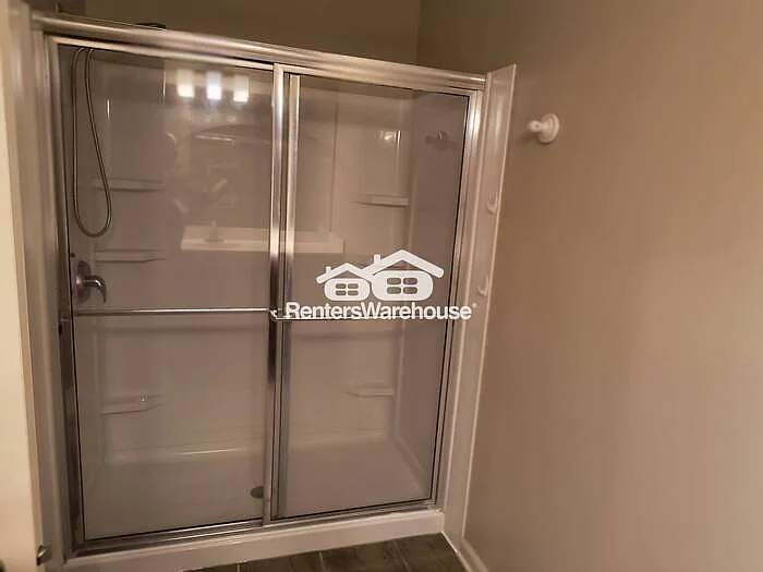 8108 Oakview Cir N — Photo 16