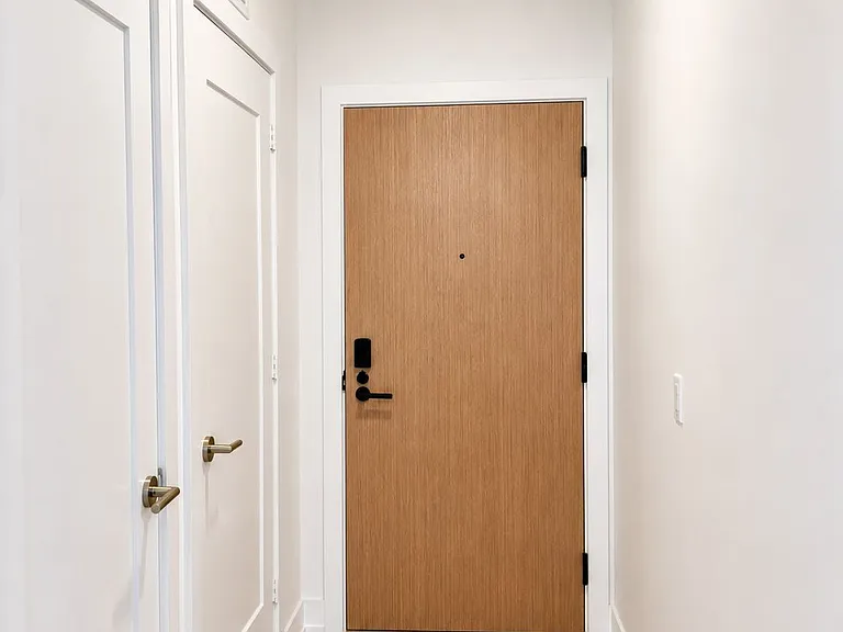 25 Cordova Ave #1401 — Photo 4