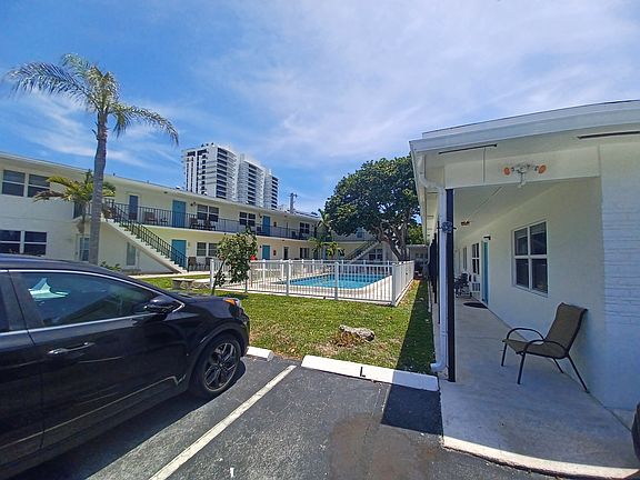 4th image of 3252 NE 13th St APT 8