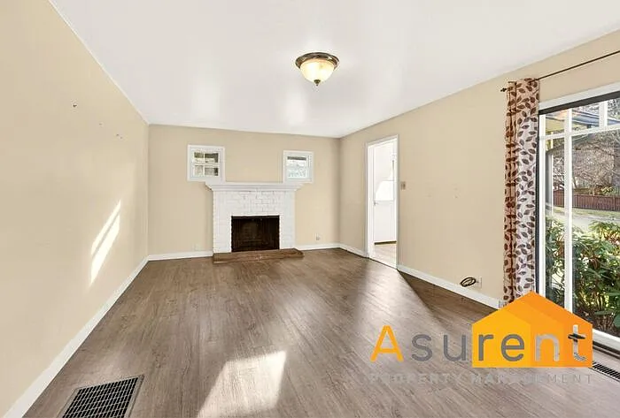 270 Morton St — Photo 5