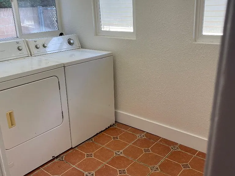 828 Sartori Ave — Photo 15