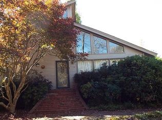 371 Country Club Dr, Troy, NC 27371