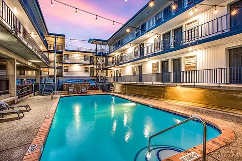 Eastwood Apartments Photo 1