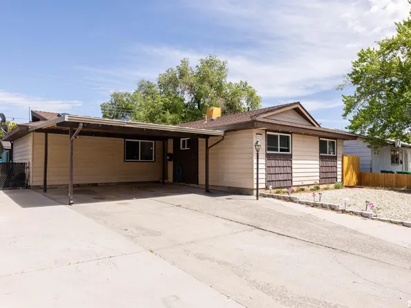 2670 Lennox Ln, Sparks, NV 89431