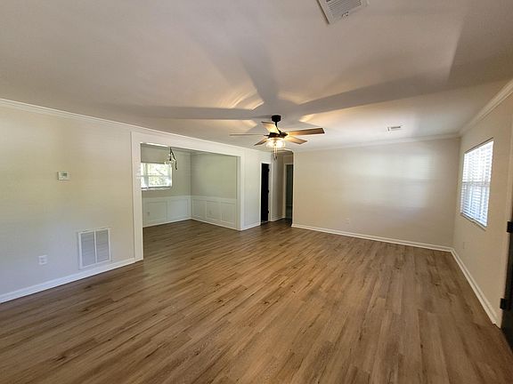 5th image of 1423 Thorpe Ln SE