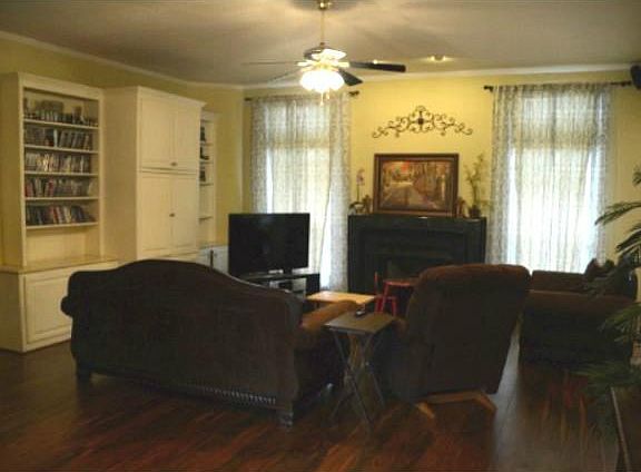 3rd image of 1112 Alexanders Trl