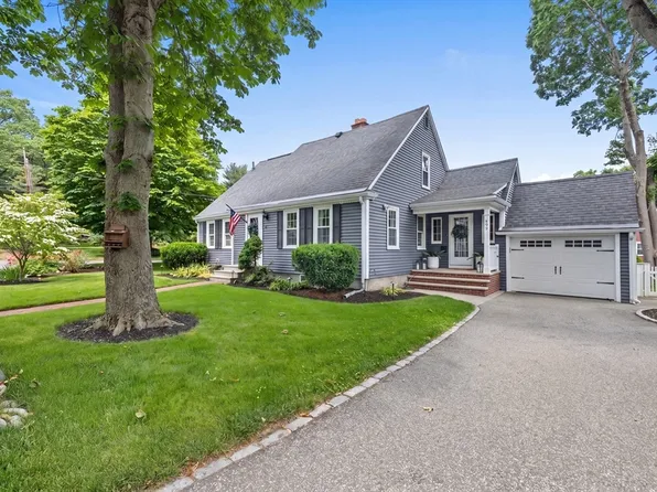 299 Pearl St, Reading, MA 01867