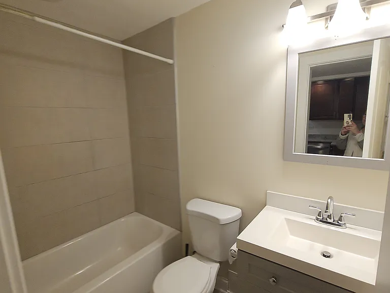 6317 N Washtenaw Ave #G1 — Photo 2
