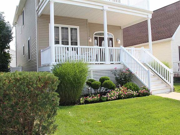 2nd image of 1127 Bay Ave