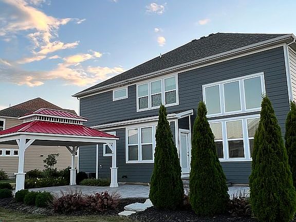 3rd image of 1189 Balmoral Dr