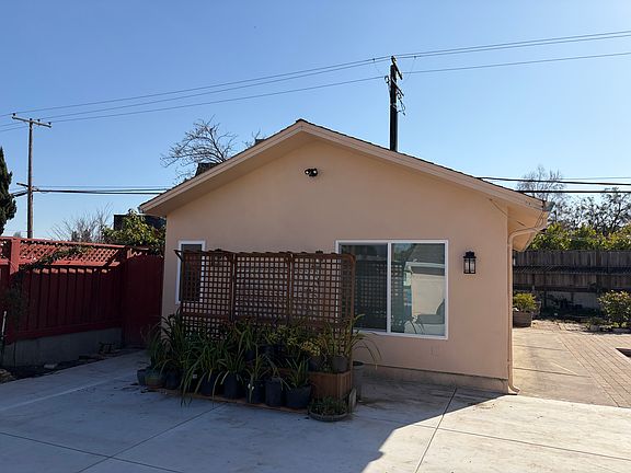 2nd image of 3186 Humbolt Ave