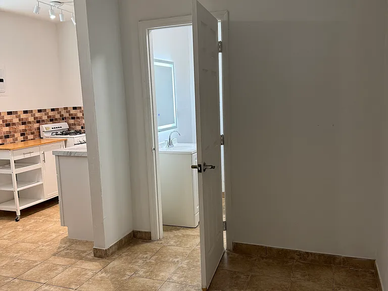 851 NW 20th Ave — Photo 10
