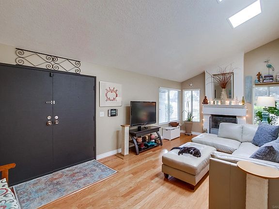 5th image of 10713 Escobar Dr