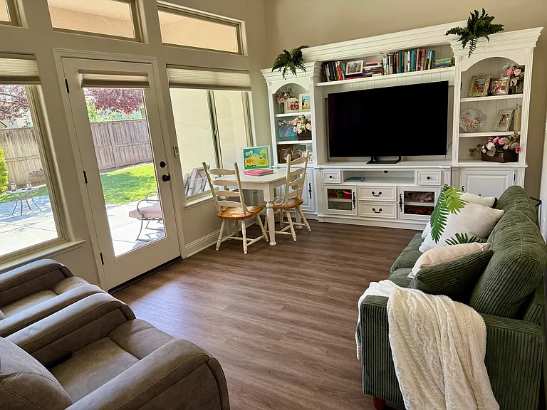 480 W Warwick Ave — Photo 16