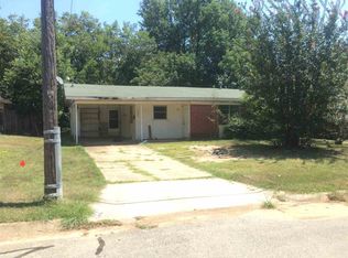 245 29th St SW, Paris, TX 75460