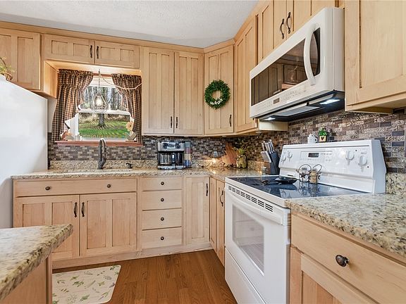 3rd image of 192 Colvin Run Rd